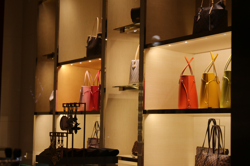 ルイヴィトンのお店